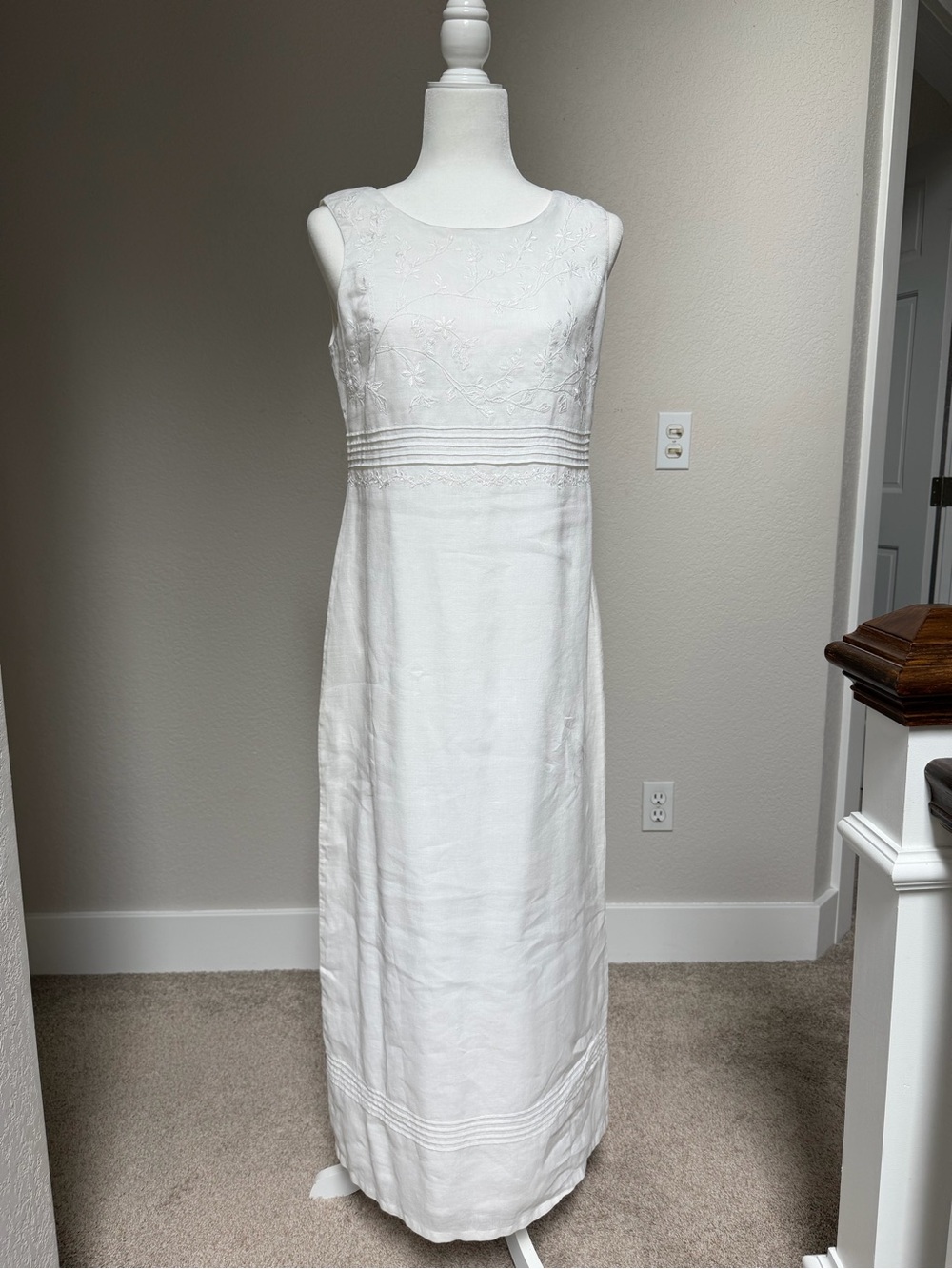 Sleeveless White Linen Maxi Dress with Embroidered Bodice